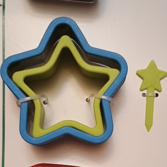 Colorful Sandwich Cutter Set - Picture 3 of 7